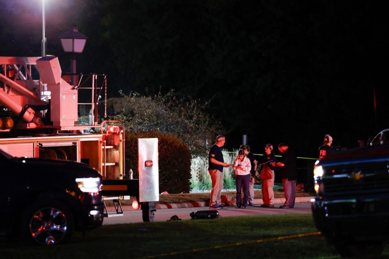 Cel puţin 4 morţi şi 8 răniţi în urma unui atac armat la o biserică mormonă din SUA. Clădirea a fost apoi incendiată