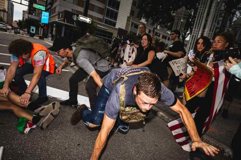 „Este clar, suntem în război”. Temeri pentru ce va urma în SUA după asasinarea activistului MAGA Charlie Kirk