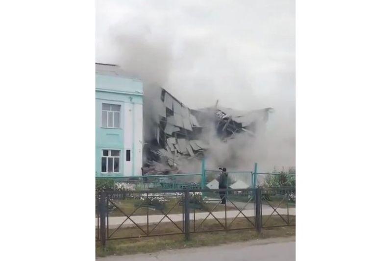 Două școli s-au prăbușit în decurs de 24 de ore, în Rusia. Două persoane au murit