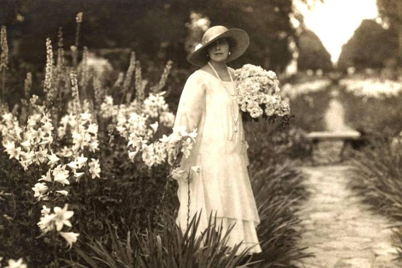 Grădinile Palatului Cotroceni, paradisul Reginei Maria. Istoria parcului unde meditează președinții