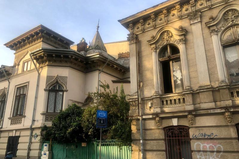 Bijuteria din Cartierul Armenesc care zace în paragină. E casa fondatorului fabricii Adesgo, emblema eleganței feminine în Bucureștiul interbelic