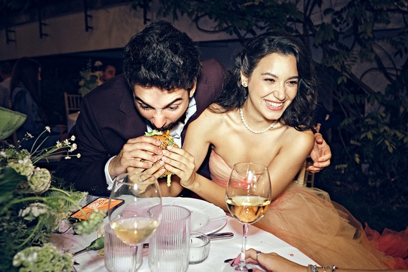 ING Bank: 95% dintre români ascultă de „gura lumii”