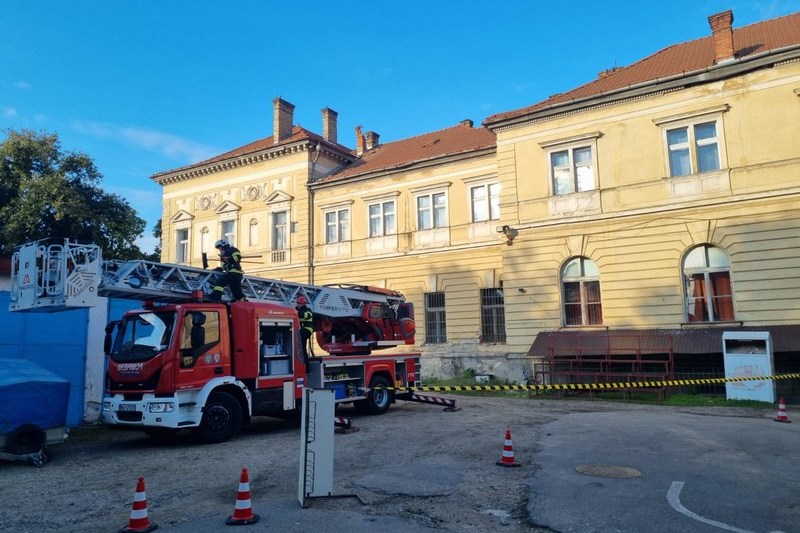 Clădiri avariate după cutremurul din Satu Mare. Două școli au fost evacuate preventiv