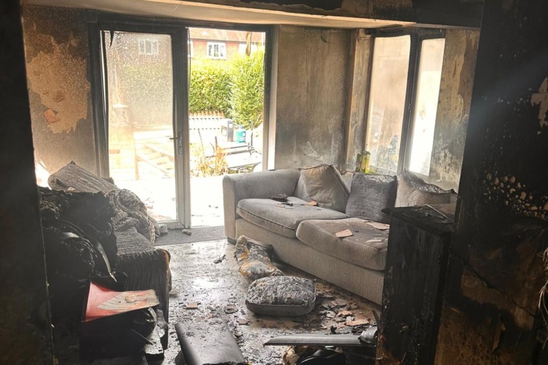 FOTO. Pompierii din Londra se confruntă cu un record de incendii dintr-o sursă mai puțin obișnuită. O femeie chiar a murit