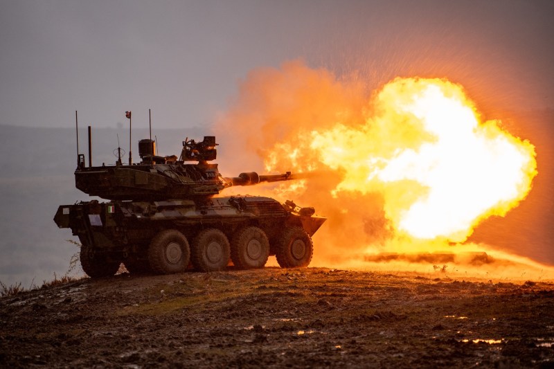 FOTO Premieră NATO în România: Două din cele mai moderne blindate din alianță au luptat pentru prima dată împreună, la Cincu