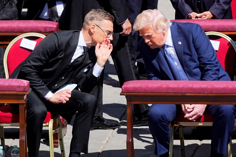 „A văzut că morcovul nu funcționează cu rușii”. Un lider care e prieten cu Trump explică de ce a trecut la etapa „bățului”