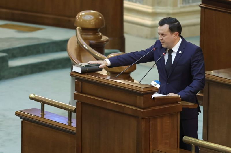 VIDEO Un senator AUR susține că a obținut o diplomă de inginer în Munchen, însă universitatea a infirmat acest lucru pentru presa locală