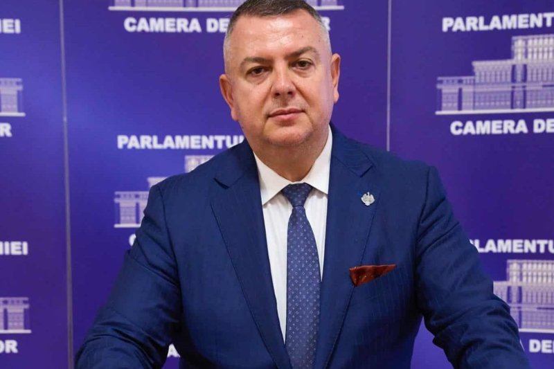 Cum a dispărut de pe un site informația că un politician ajuns deputat AUR a luat 300.000 de euro în calitate de consilier al șefului firmei de pariuri Superbet. „O fi vreo eroare tehnică”