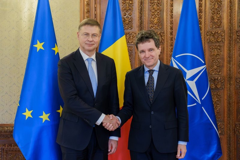 Nicușor Dan: „România este ferm angajată să corecteze dezechilibrele economice” / Discuții la Cotroceni cu comisarul european pentru Economie