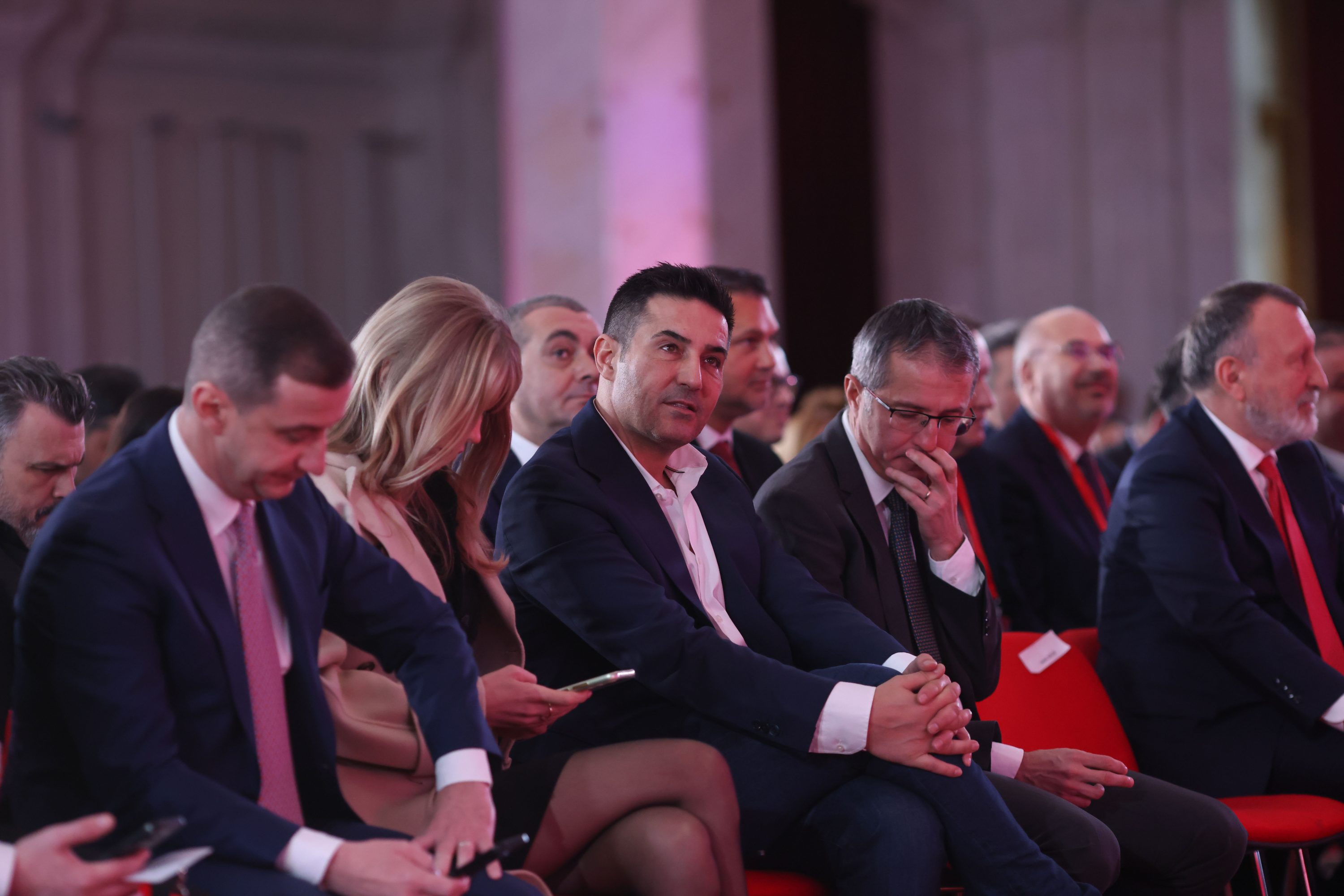 Conflict PSD-PNL: Manda critică amenințările lui Bolojan