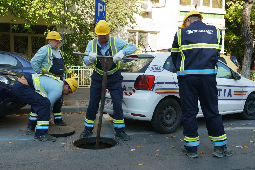 Explozie într-un bloc din cartierul Rahova. Inquam Photos / Tudor Pană