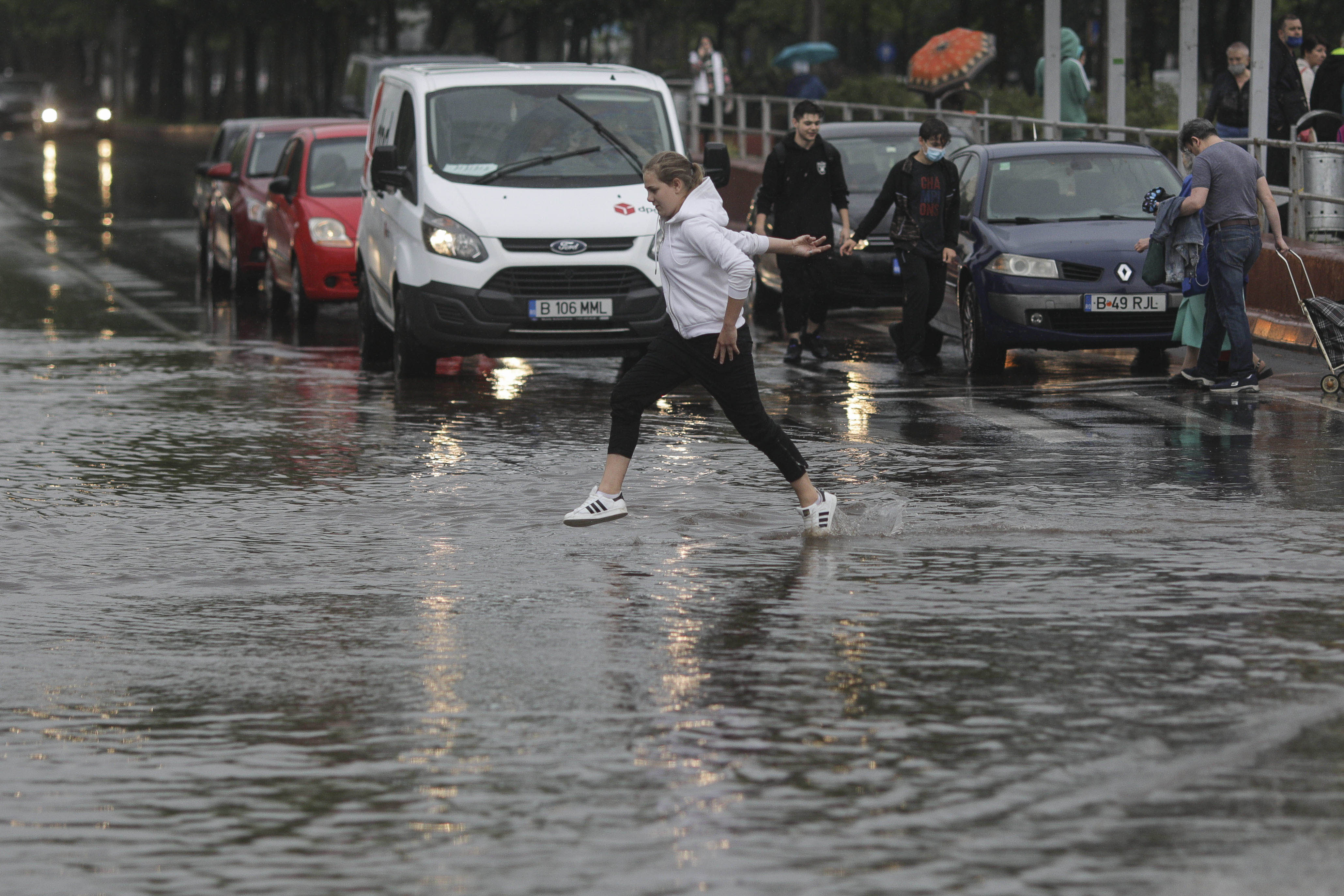 Când cresc din nou temperaturile. Meteorologii au anunțat prognoza pentru următoarele patru săptămâni