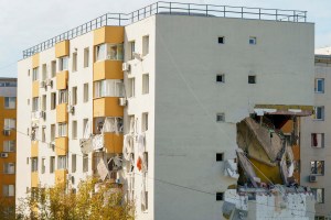 Explozie într-un bloc din cartierul Rahova. Inquam Photos / Tudor Pană