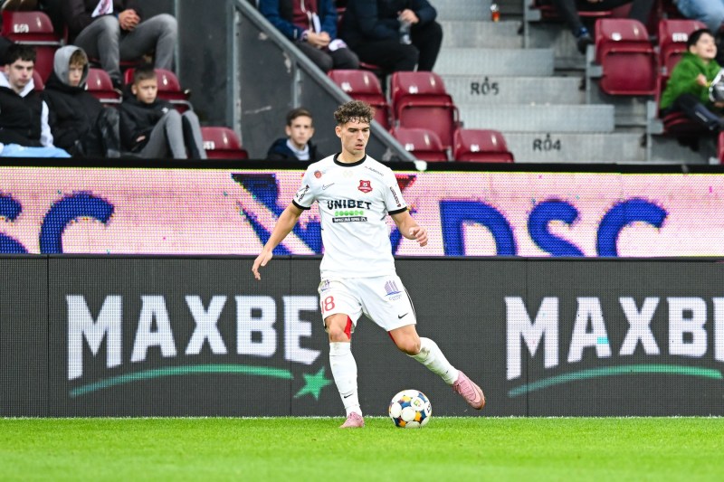 SuperLiga: Revelația sezonului putea ajunge la Dinamo: „Au dormit mai mult decât trebuia”