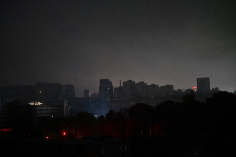 VIDEO „Rachetele vin una după alta”. Nou atac aerian masiv asupra Kievului, jumătate de oraș e fără electricitate / Probleme cu energia în nouă regiuni după loviturile rusești