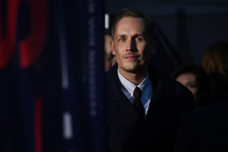 Cazul neobișnuit al deputatului polonez de extremă-dreapta care a plecat din Ikea cu o tigaie și 18 farfurii fără să plătească. Amendă pentru furt și ironii