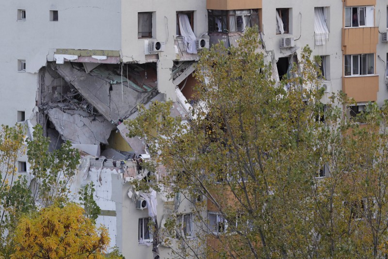 Val de teorii conspiraționiste după explozia de la blocul din Rahova. SRI avertizează: „Campanie de dezinformare coordonată”