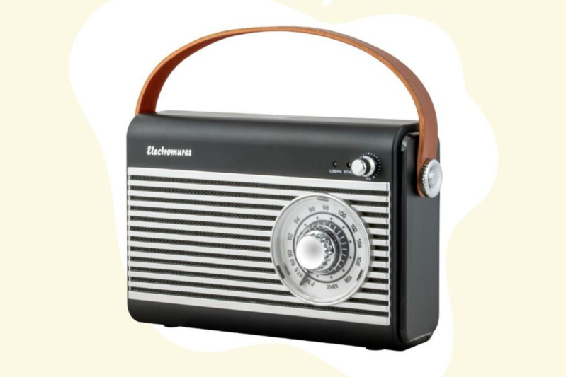 FOTO Brand celebru în comunism revine în magazine cu tehnologie la zi. Fost angajat revitalizează marca