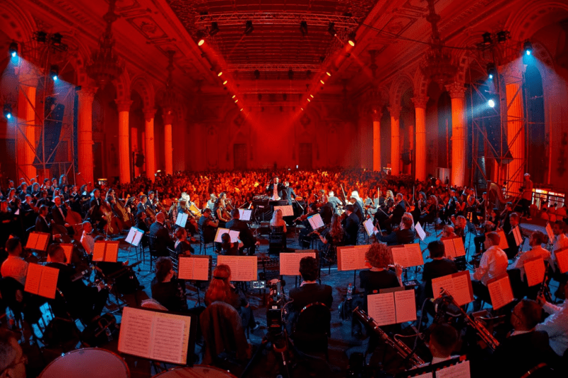 Enigma Festival, un dialog între genuri și generații. Alexe Ioana: „Anul acesta am dus conceptul Enigma la Scorpios Mykonos”