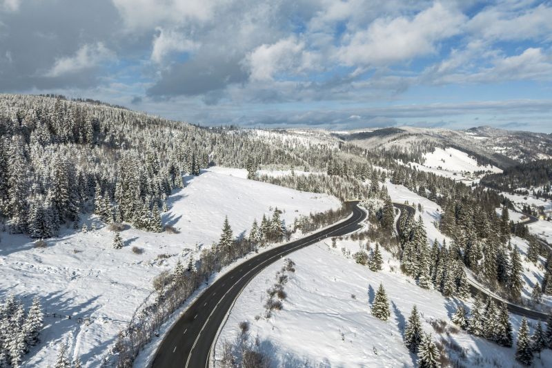 Joi au căzut la munte primele ninsori importante din această toamnă. Unde este cel mai gros strat de zăpadă