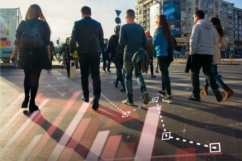 Stradă din București. Colaj: Ion Mateș / Hotnews. Foto: Shutterstock