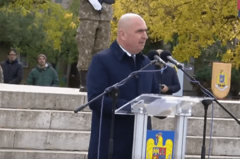 VIDEO Ilie Bolojan, huiduit la Carei, de Ziua Armatei: „Sunt obişnuit cu aceste lucruri”
