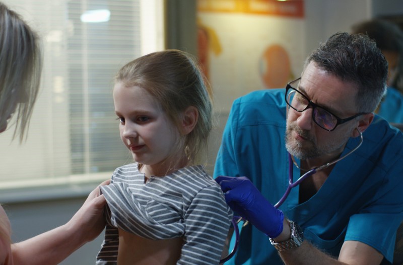 Rata de vaccinare a copiilor s-a prăbușit. Riscurile lipsei imunizărilor, explicate de medici: „Sunt multe semnale de alarmă care ar trebui să fie un stimulent pentru părinți ca să-și vaccineze copiii”