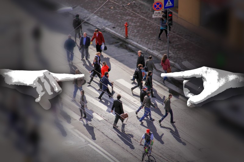 Stradă din România. Colaj: Ion Mateș / Hotnews. Foto: Dreamstime