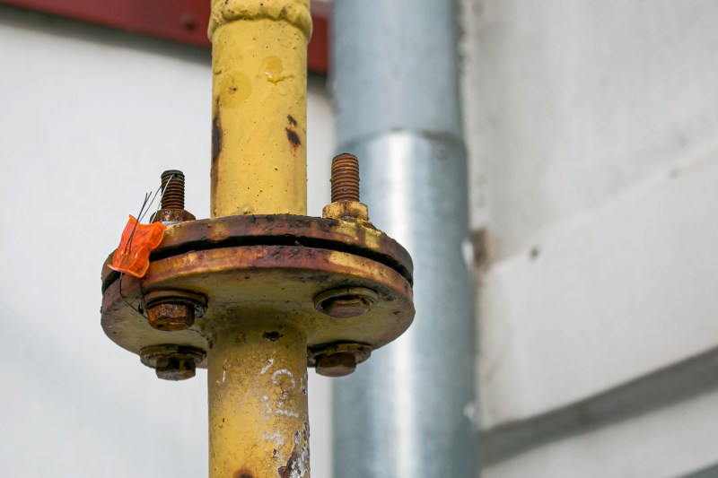 „Merge și așa”. Aproape jumătate din locuințele din România nu au făute reviziile la instalațiile de gaze / Care sunt cele mai frecvente cauze ale exploziilor