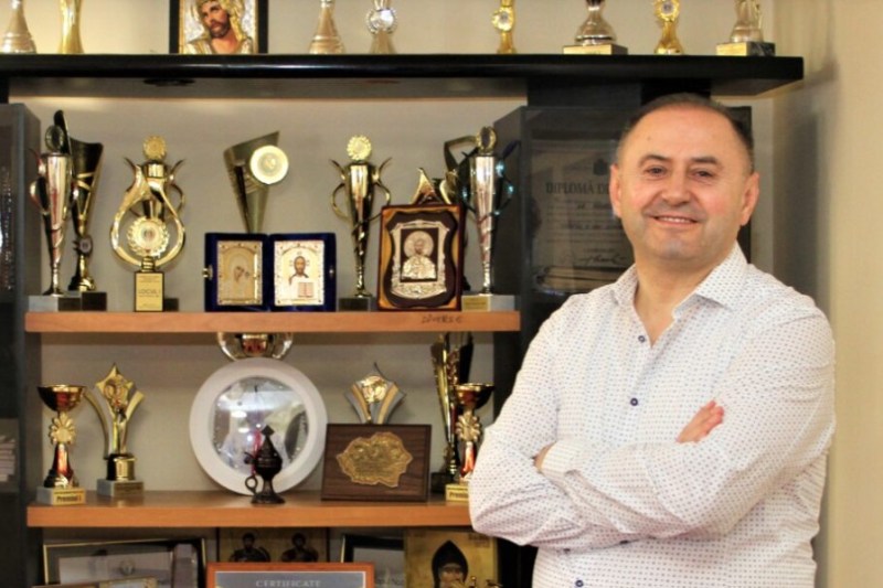 Fănel Bogos, omul de afaceri acuzat de cumpărare de influență și pe care șeful PNL Vaslui l-a dus în biroul lui Bolojan, rămâne după gratii încă 30 de zile