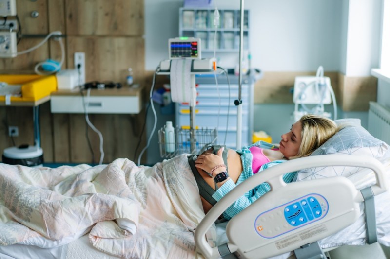 Fiecare sarcină este diferită, fiecare pacientă are particularitățile ei, iar sfaturile general valabile din mediul online nu pot fi aplicate tuturor. FOTO: Shutterstock