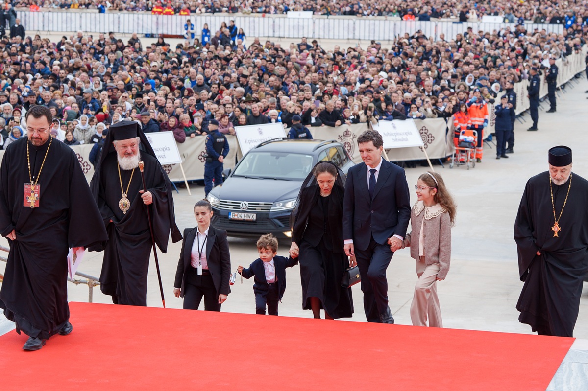 De ce crede CTP că „Nicușor Dan a avut cel mai mult de câștigat” dintre politicienii prezenți la Catedrală / Decizia care „ar fi întâmpinată cu căciuli aruncate în sus”