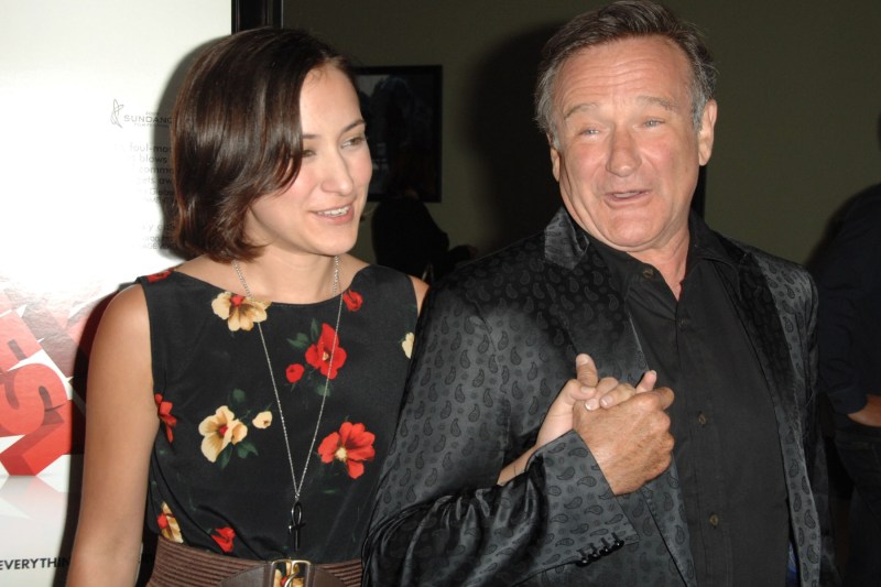 Fiica lui Robin Williams le cere fanilor să nu îi mai trimită imagini tulburătoare cu regretatul ei tată: „Nu mai credeți că o să înțeleg”