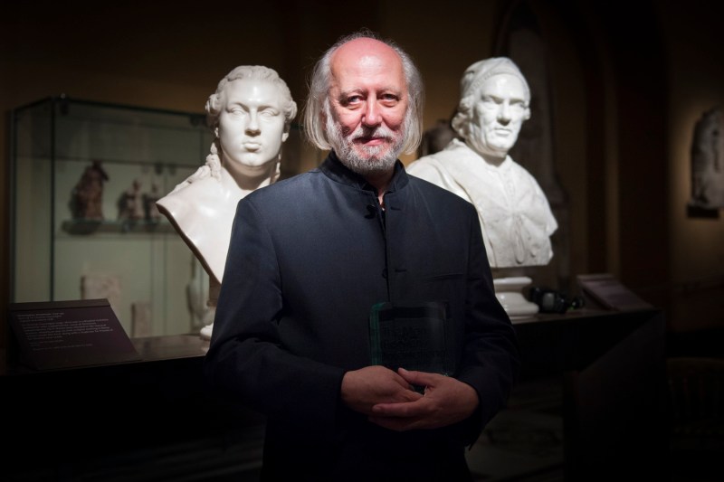 Premiul Nobel pentru literatură din 2025 a fost câștigat de scriitorul maghiar László Krasznahorkai. „Profetul Apocalipsei” / Editura unde e tradus în România