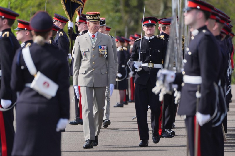 Comandantul armatei franceze spune, într-un interviu, că Occidentul trebuie să fie pregătit de război „în orice moment”