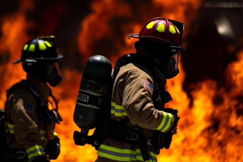 VIDEO Explozie devastatoare la o fabrică de explozibili din Tennessee, SUA. Mai mulți morți și dispăruți