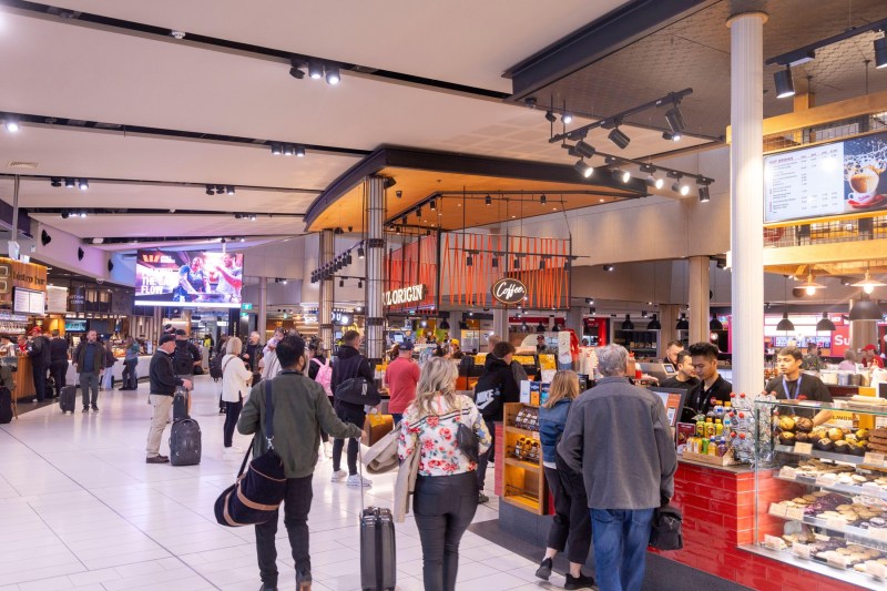 Cât te costă să rămâi blocat pe aeroport. Top 10 cele mai scumpe aeroporturi din lume