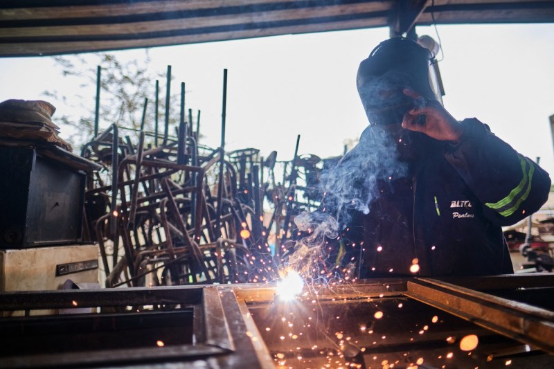 De ce și-a trimis directorul executiv al Ford fiul să lucreze ca muncitor?