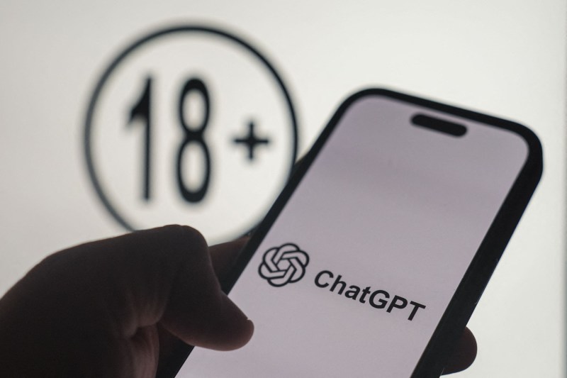 ChatGPT va permite în curând „conținut erotic” pentru adulți, anunță Sam Altman, șeful OpenAI