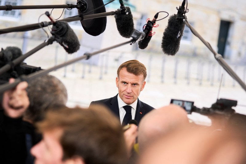 Macron respinge ideea că noul serviciu militar din Franța înseamnă trimiterea tinerilor în Ucraina, după o declarație a șefului Statului Major care a stârnit controverse