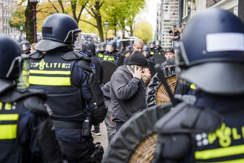 Un roman profetic din 1933 a căpătat, în mod surprinzător, o a doua viață și oferă lecții valoroase / „Odată ce prinde rădăcini, extremismul le oferă tinerilor un grup de oameni pe care să-i urască”