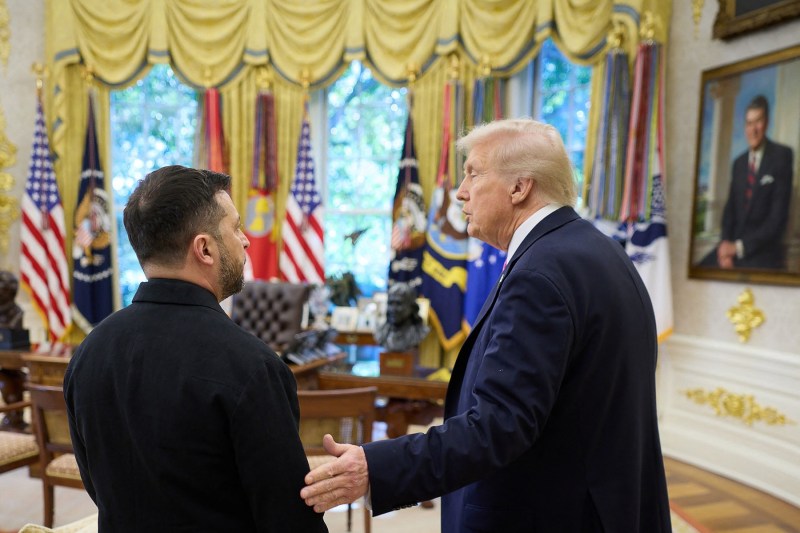 Culisele întâlnirii Trump-Zelenski de la Casa Albă: Trump, „înjurând tot timpul”, i-a cerut lui Zelenski să accepte condițiile Rusiei: „Dacă vrea, te va distruge”