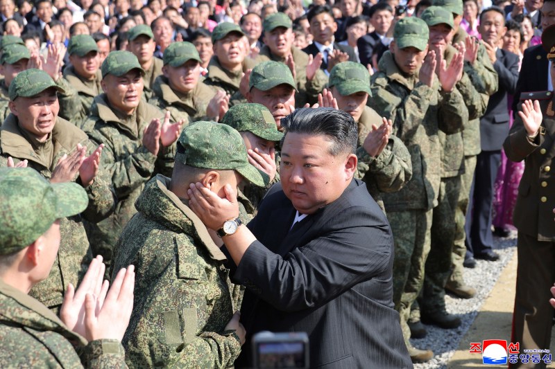 Kim Jong Un construiește un „altar sacru” pentru soldații săi căzuți în Ucraina. Câți au murit până acum în război