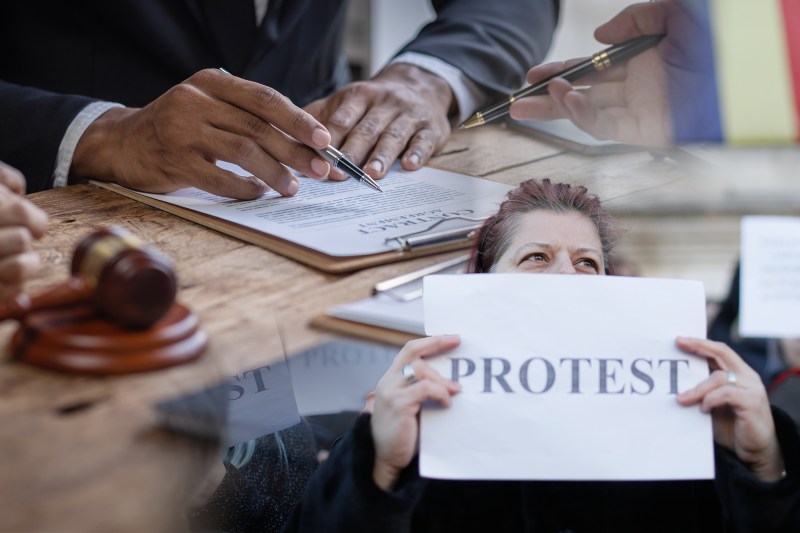 Protest al magistraților. Colaj: Ion Mateș / Hotnews. Inquam Photos / George Călin și Shutterstock
