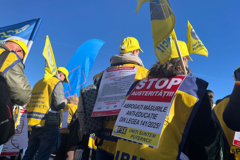 FOTO/VIDEO Mii de angajați în instituții publice au protestat în Piața Victoriei: „Măsurile luate de Guvernul Bolojan au atins toți oamenii cinstiți din această țară”