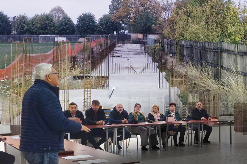 REPORTAJ. Cum a devenit disfuncțională primăria unei localități din România din cauza luptelor politice / Conflictul dintre primar și consilieri a lăsat 120 de oameni fără niciun venit