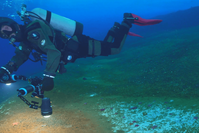 VIDEO Cercetătorii au descoperit ceva alarmant care se scurge de sub ocean, în jurul Antarcticii