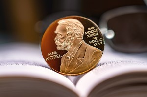 Premiul Nobel pentru Literatură. Foto: AntonSAN / Shutterstock