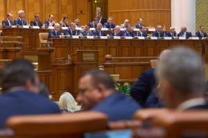 Politicieni în Palatul Parlamentului. Foto - LCV / Shutterstock