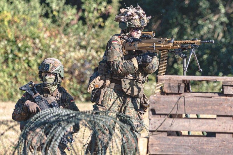 Exercițiu militar, încheiat cu focuri de armă și răniți. Cum au ajuns polițiștii dintr-un oraș german să tragă asupra soldaților care simulau un atac